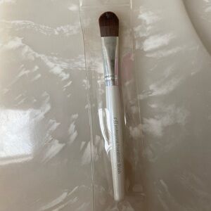 e.l.f. Professional Foundation Brush